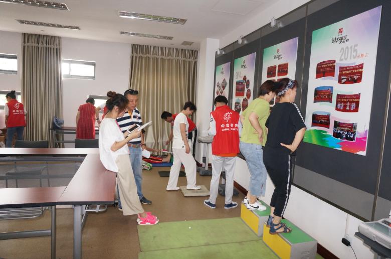 上海市社區(qū)<a href=http://017771.cn target=_blank class=infotextkey>健身</a>俱樂部