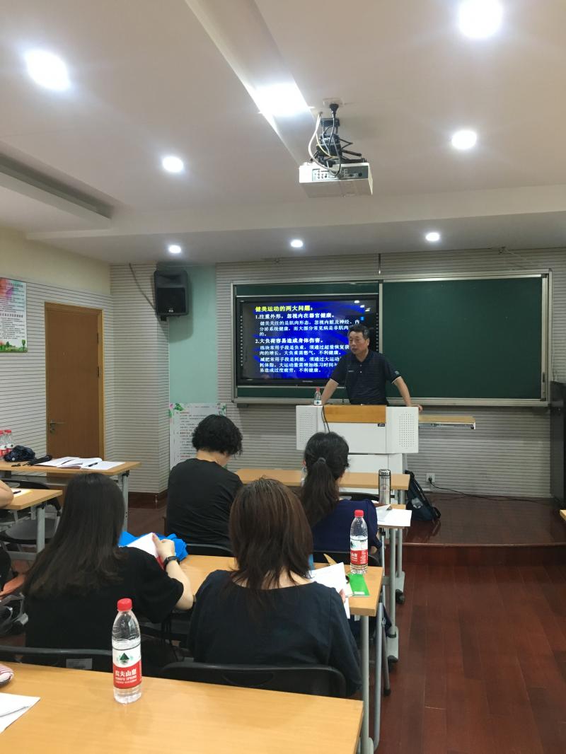 上海市社區(qū)<a href=http://017771.cn target=_blank class=infotextkey>健身</a>俱樂部