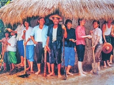 “把生命獻(xiàn)給藝術(shù)，把藝術(shù)獻(xiàn)給人民”