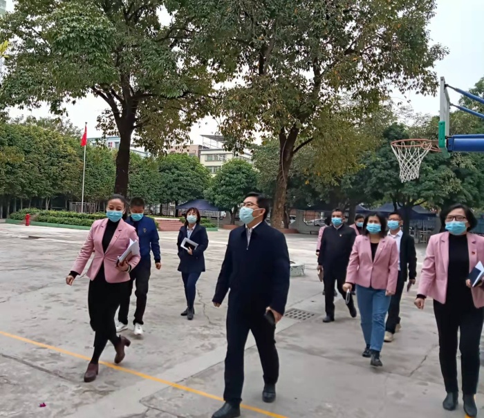 百年大計(jì)，教育為本