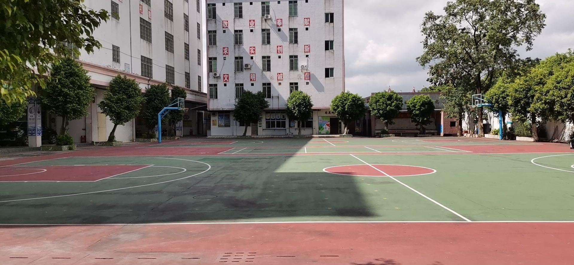 心雨籃球場（同心小學(xué)店）