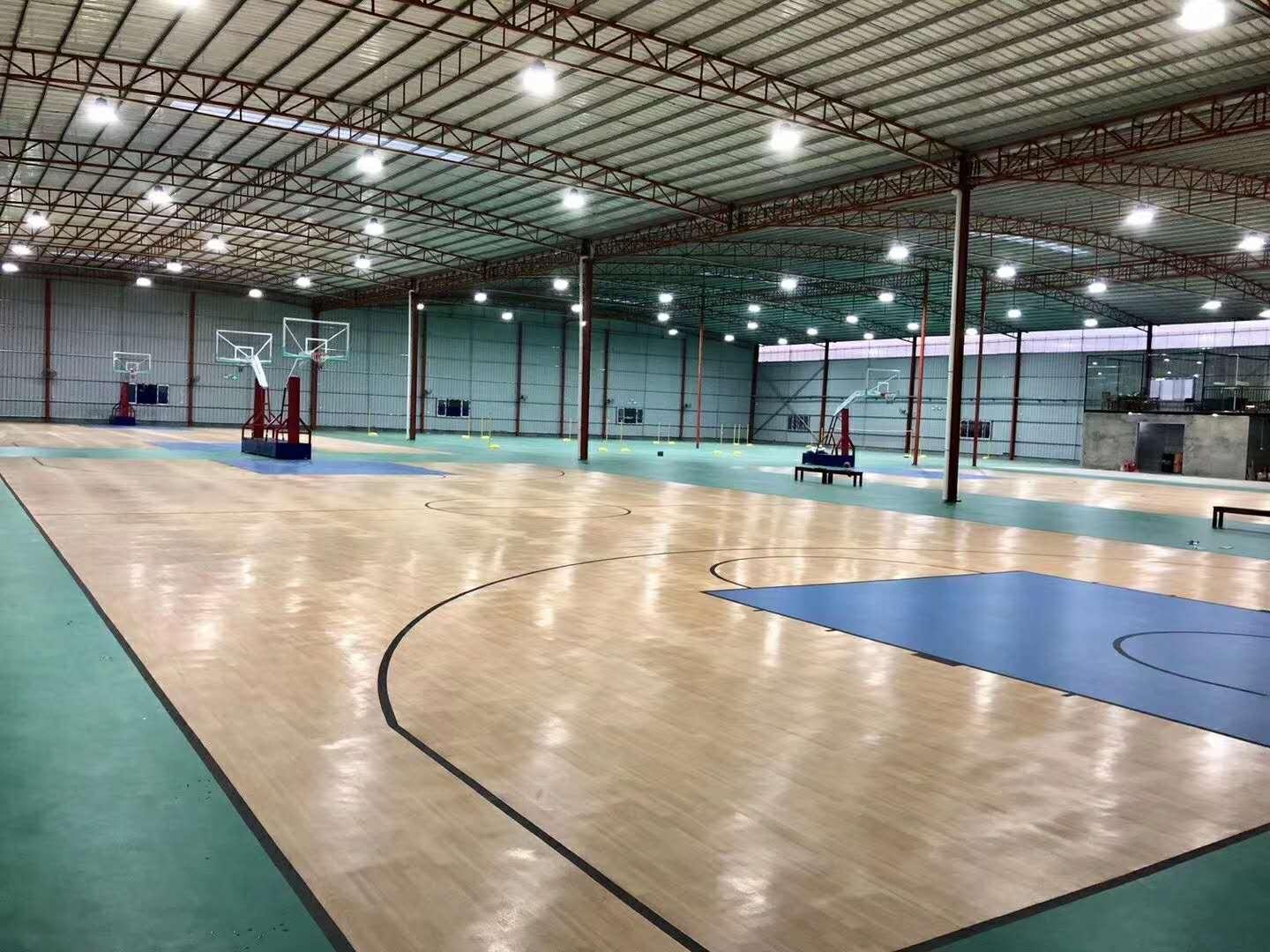 白梅體育館