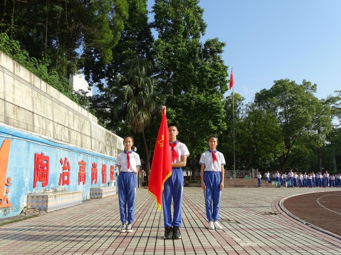 開發(fā)區(qū)第二小學舉行“傳承紅色基因 培育時代新人”建隊日活動