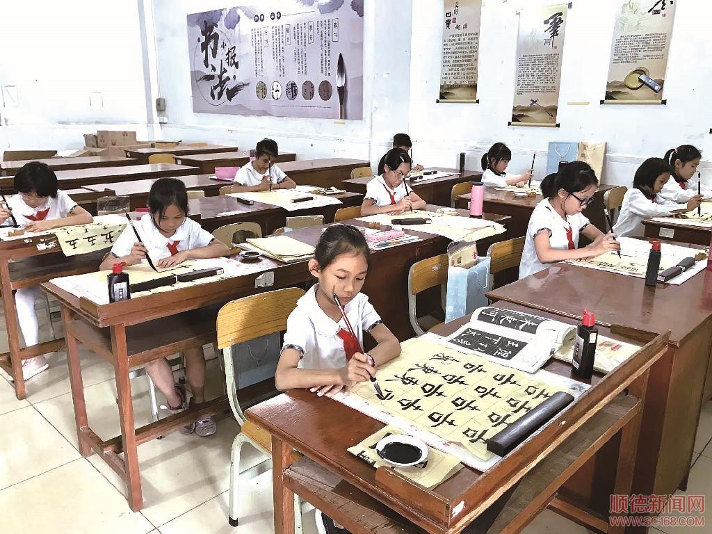 黨建引領(lǐng)，社團活動全員參與