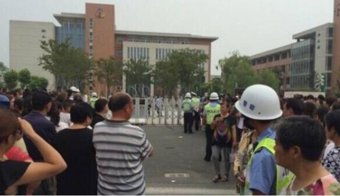 江蘇：3名女學(xué)生從5樓墜落，醫(yī)療專家連夜搶救上演“生死時速”