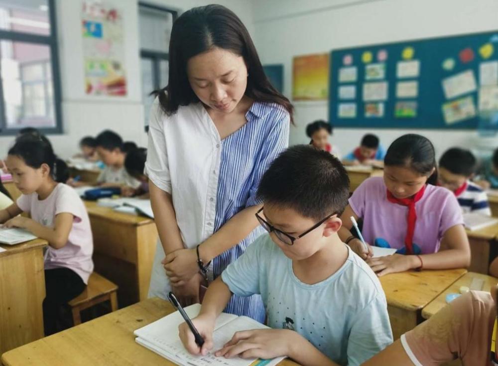 “雙減”政策順利落地，7700萬(wàn)學(xué)生參加課后服務(wù)，家長(zhǎng)給出真實(shí)反饋