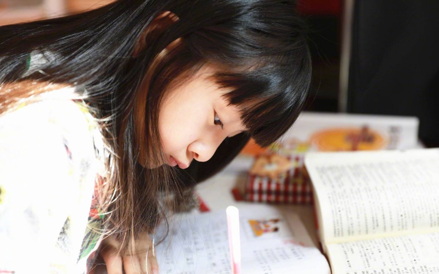 小學生滿分作文走紅，句句不提愛、句句都有愛，老師看后倍受感動