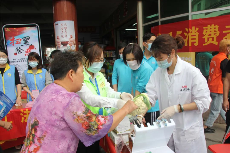 20210315板芙鎮(zhèn)舉行“3&middot;15國際消費者權(quán)益日”咨詢宣傳活動03.jpg