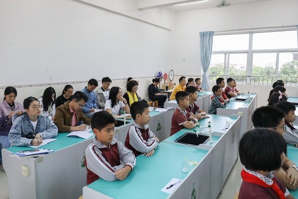 課堂展風(fēng)采 教研促成長