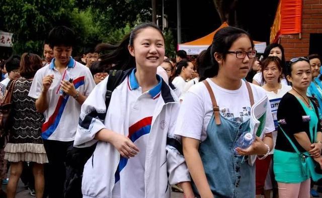 江蘇考生被北京大學錄取，父母發(fā)朋友圈慶賀，等來的卻是心寒