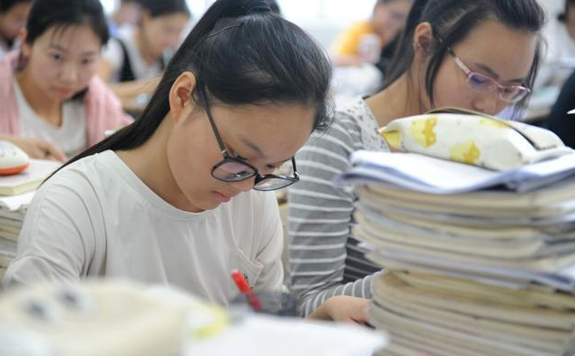 家境一般的學(xué)生適合報考的院校，錄取分?jǐn)?shù)不高，畢業(yè)后還很好就業(yè)