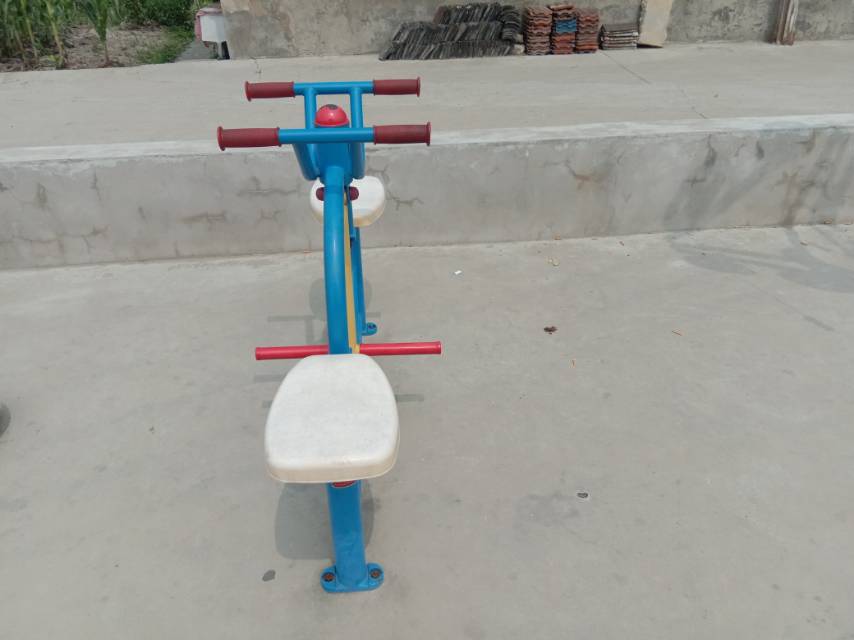 雙人蹬腿器