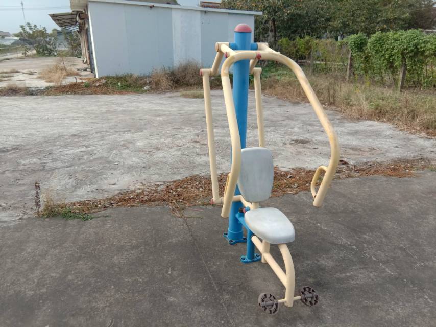 自重推胸器