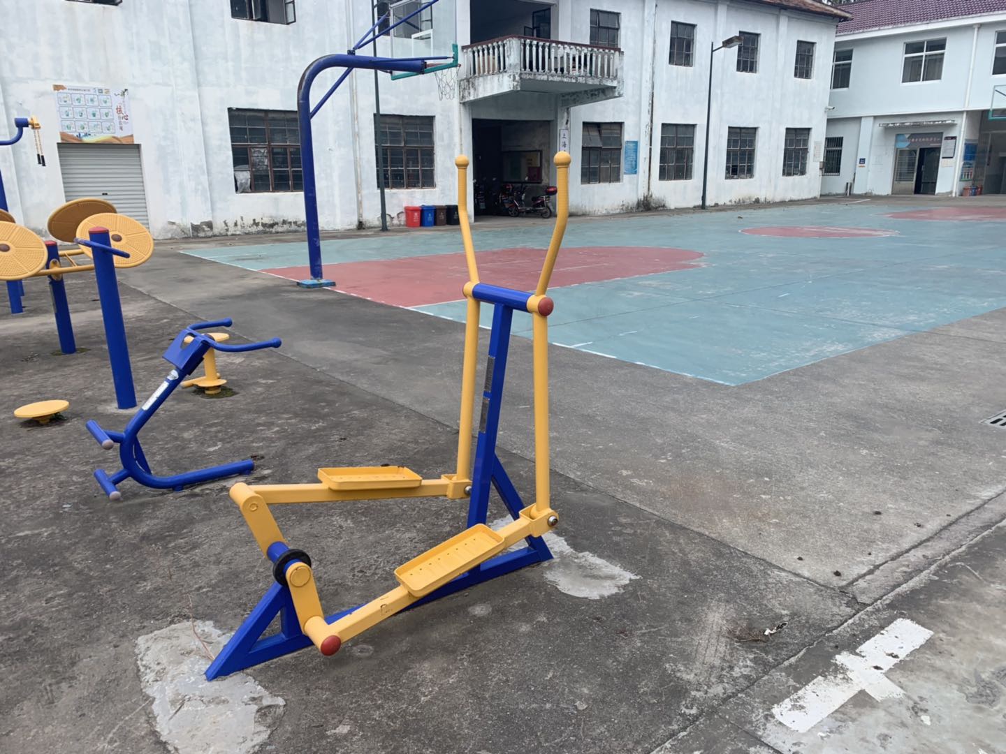 室外橢圓機