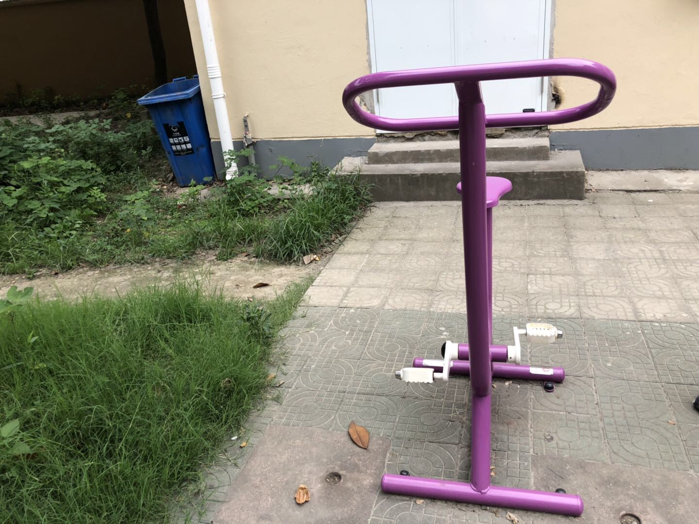 直立健身車
