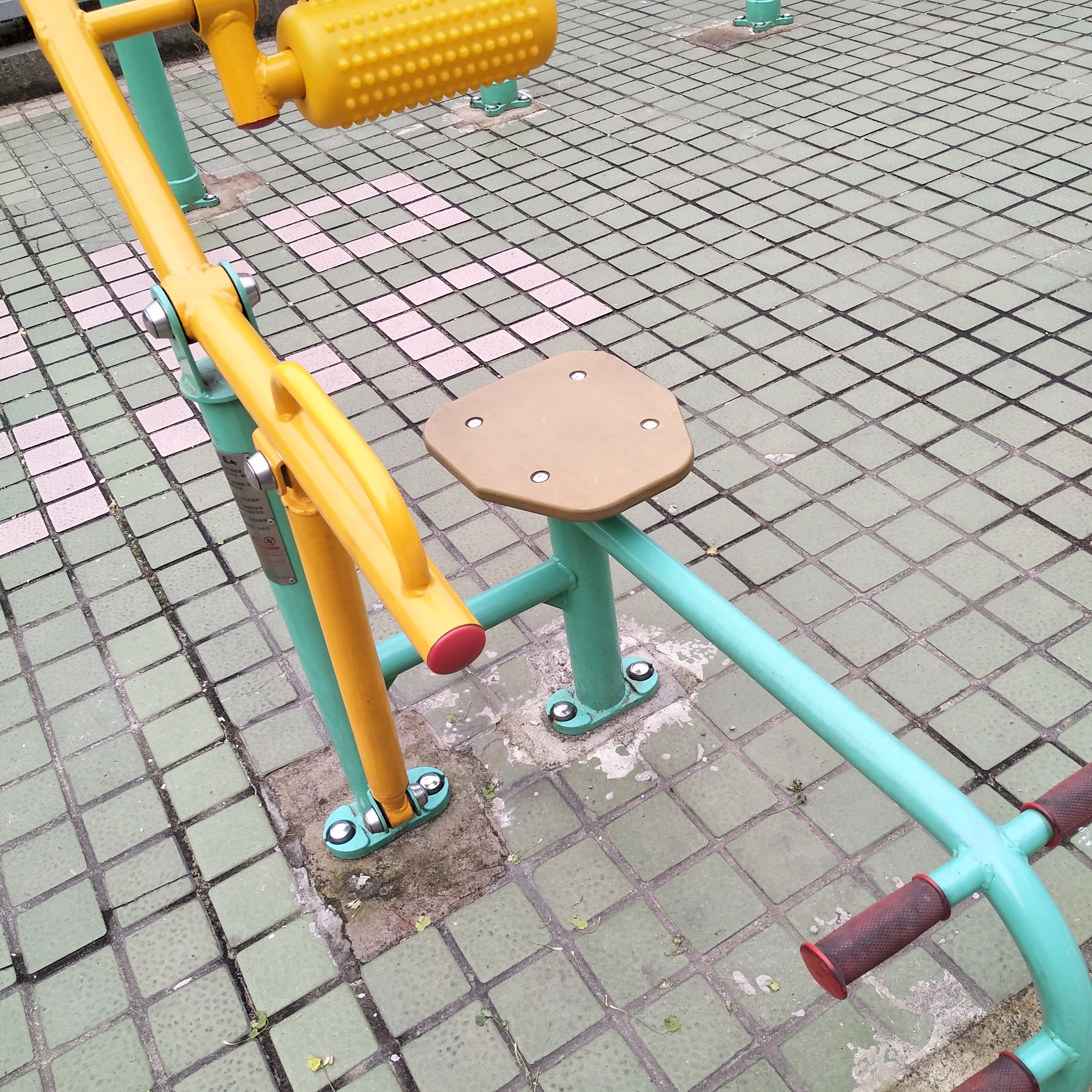 腹背鍛煉器