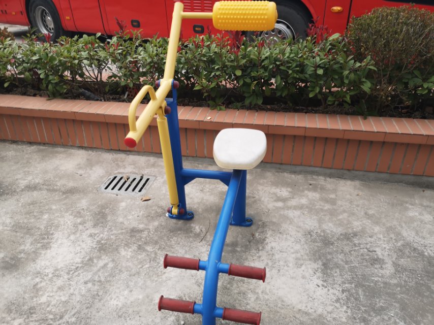 腹背鍛煉器