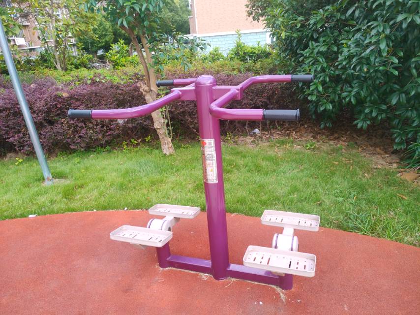 扭腰踏步機