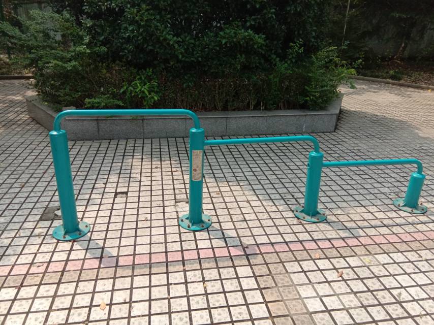 彈震壓腿器