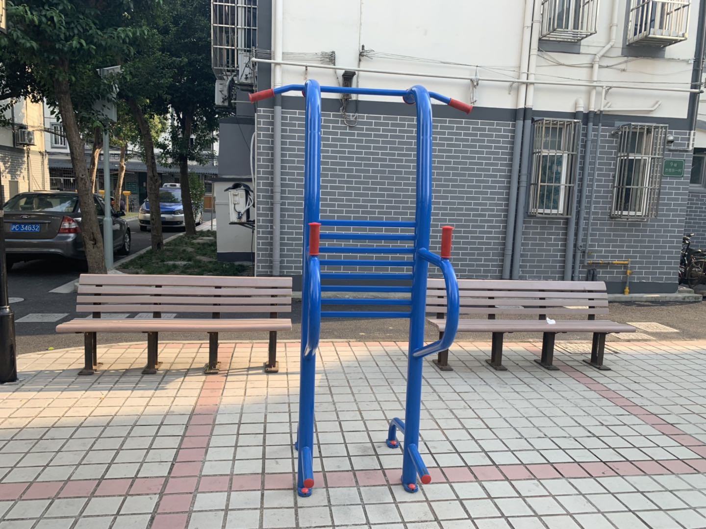 多功能訓練器