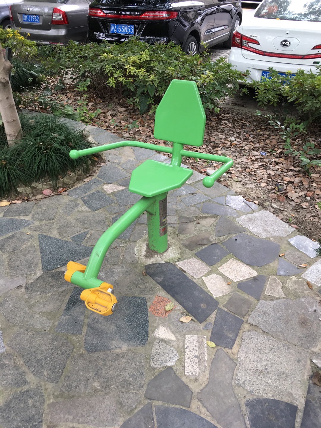 斜躺健身車