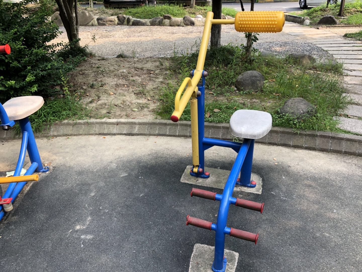 腹背鍛煉器