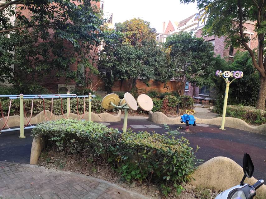 嘉保社區(qū)小公園健身點