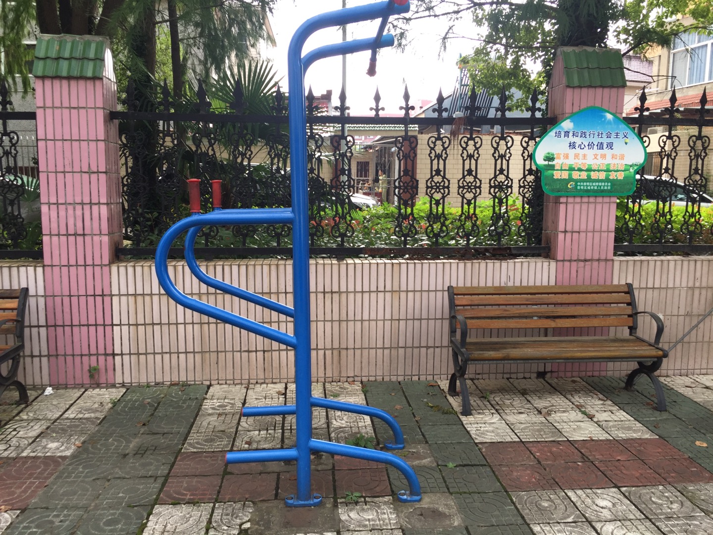 多功能訓練器