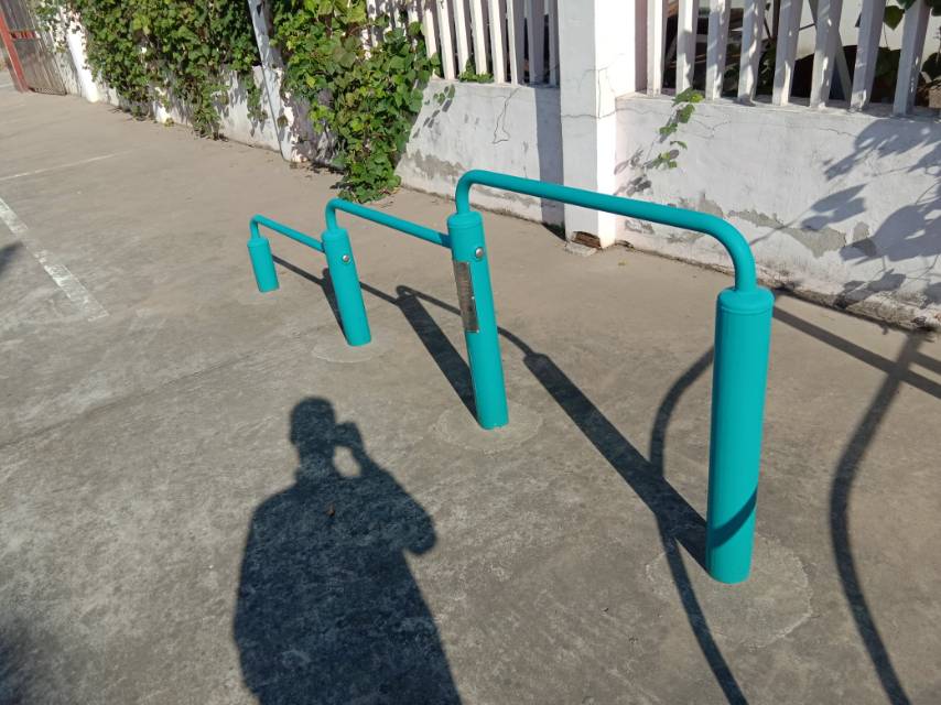 彈震壓腿器