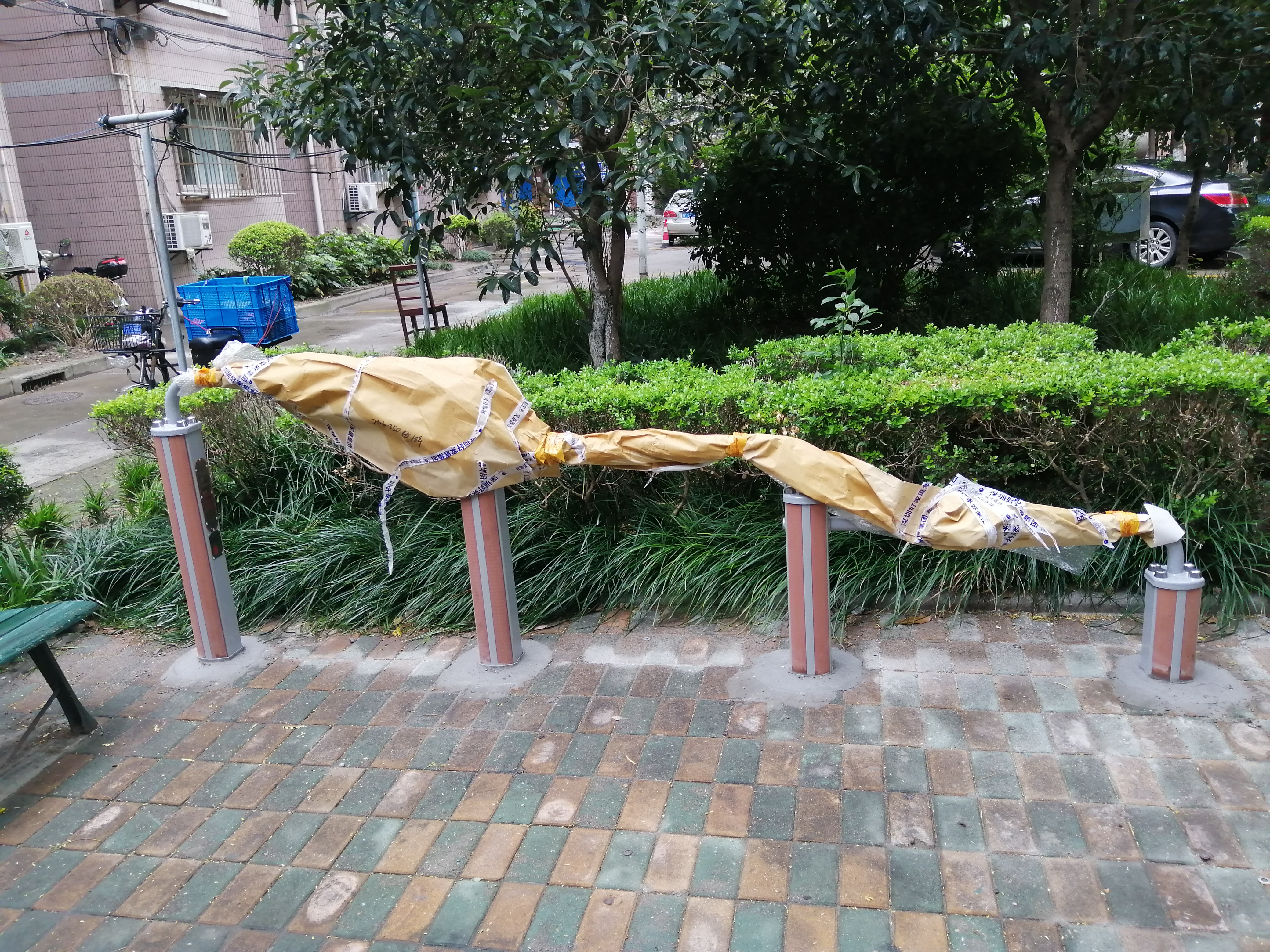 彈震壓腿器