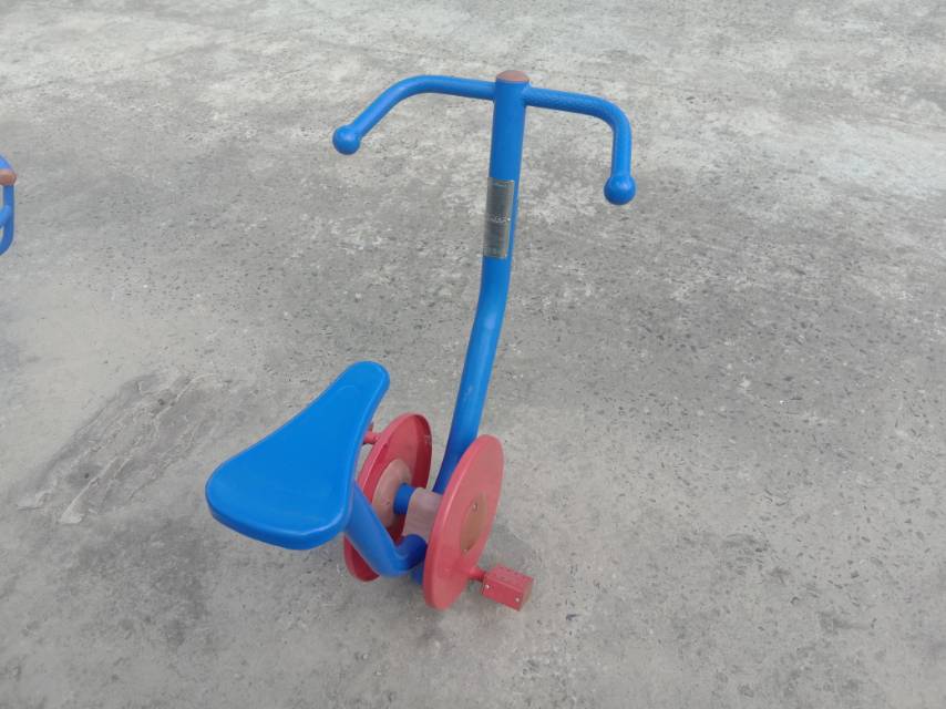 直立健身車