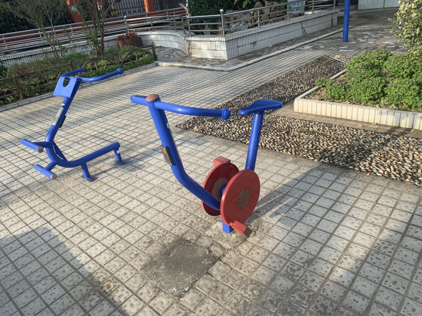 直立健身車