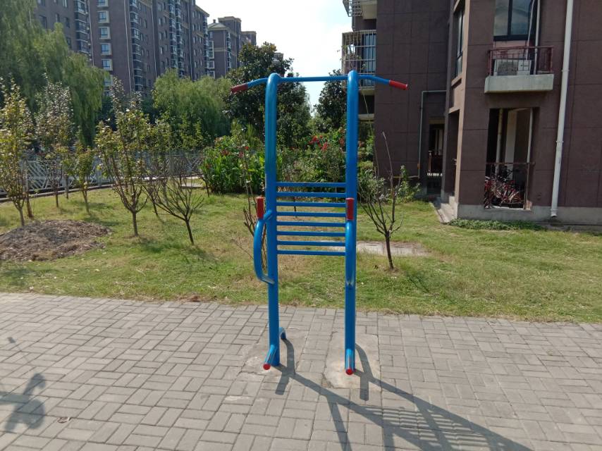 多功能訓練器