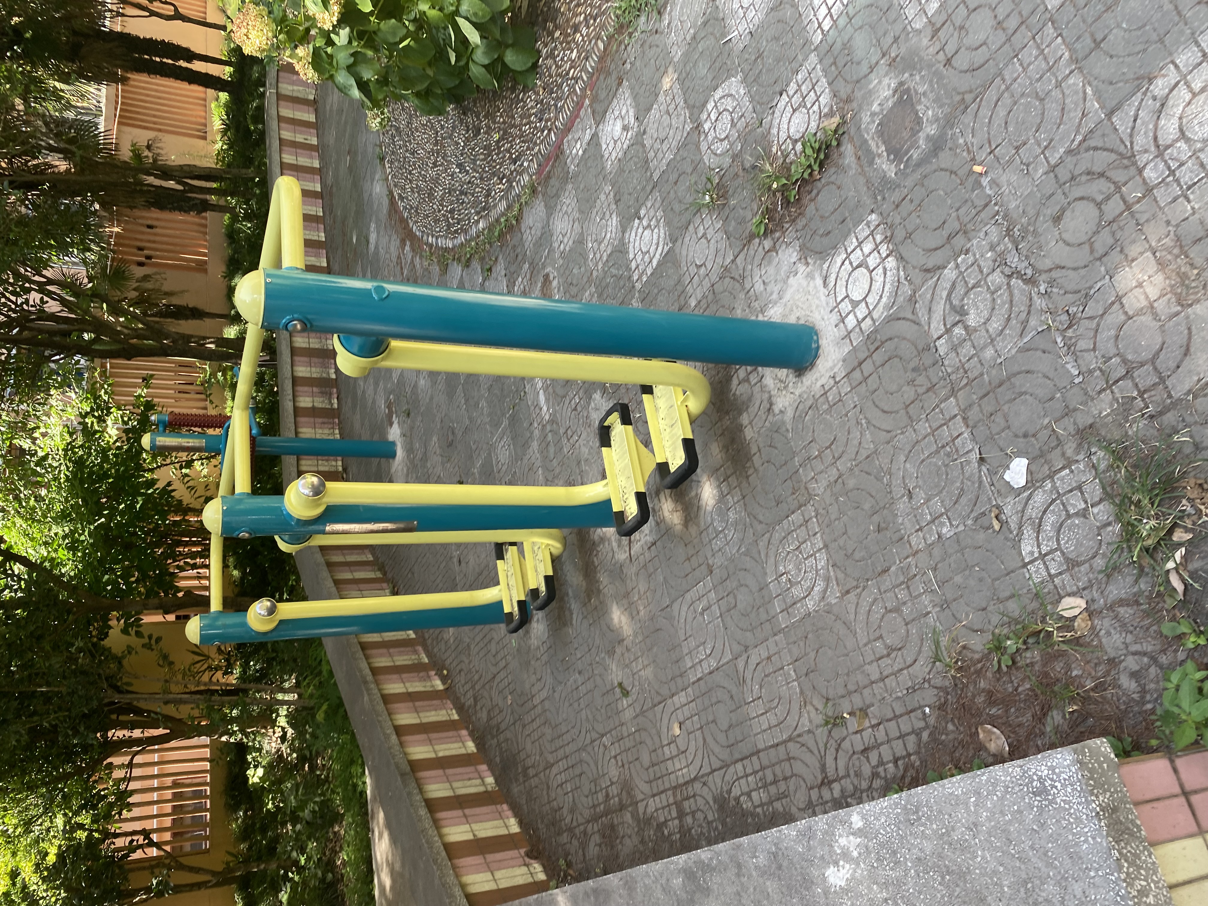 雙位太空漫步機