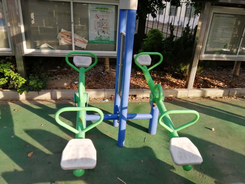 雙立柱蹺蹺板