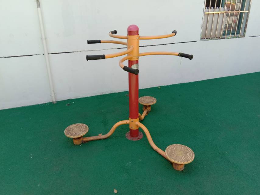 扭腰器