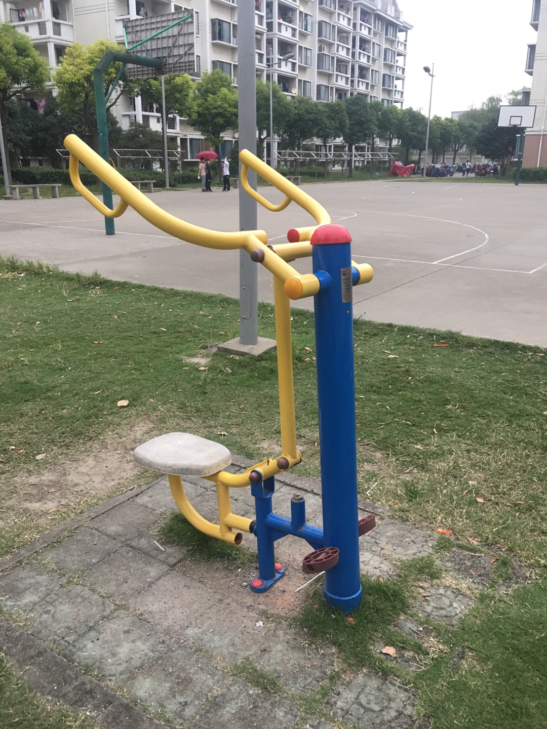 自重拉胸器