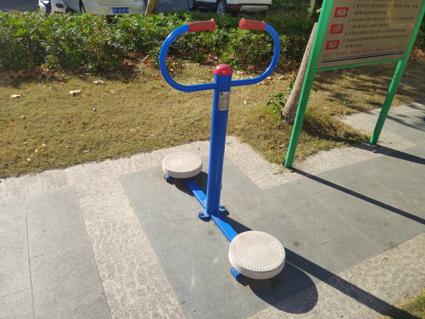 扭腰器