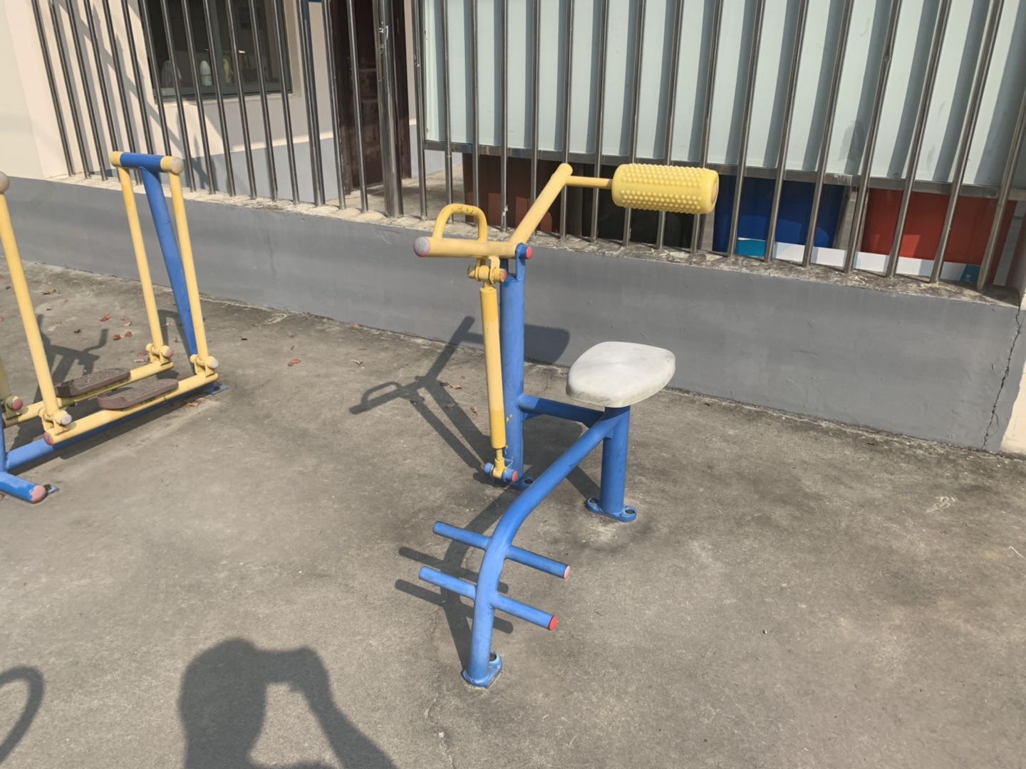 腹背鍛煉器