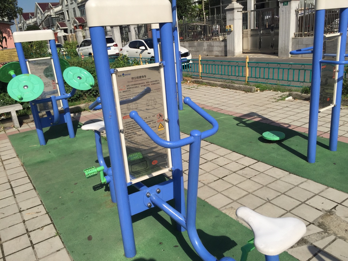 雙立柱健身車