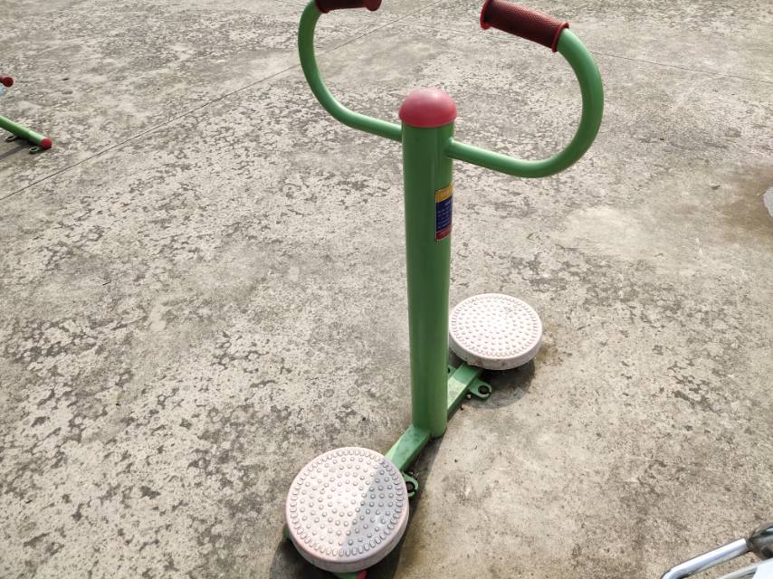 扭腰器