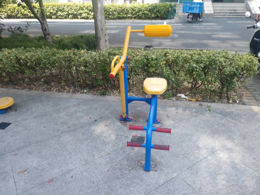腹背鍛煉器