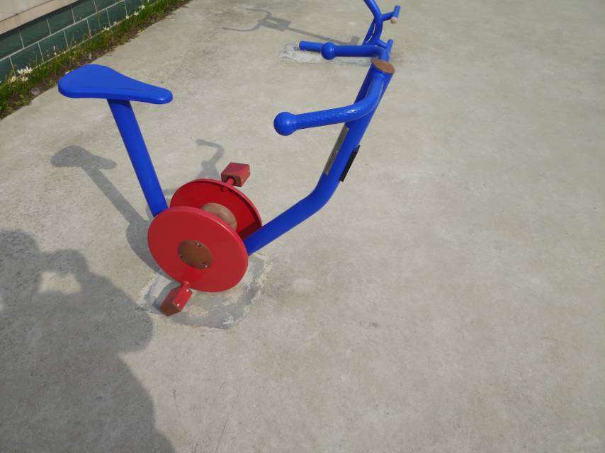 直立健身車