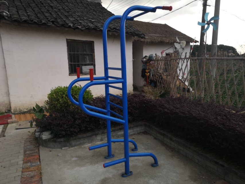 多功能訓練器