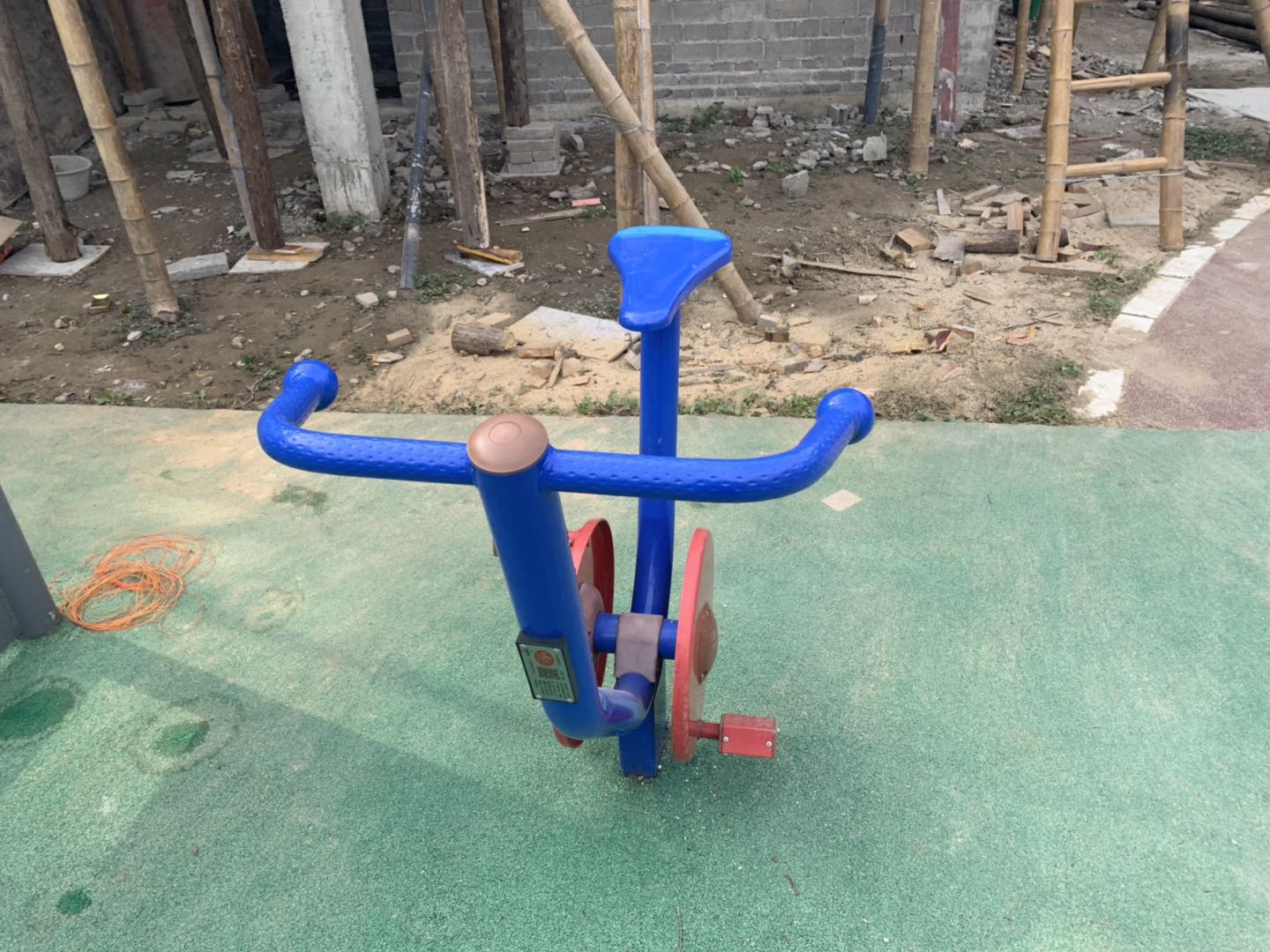 直立健身車