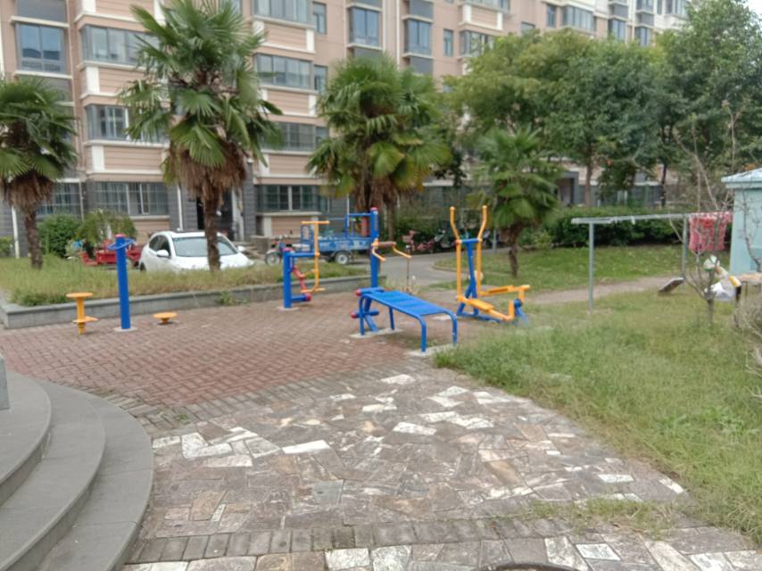 陳家鎮(zhèn)裕國(guó)路581弄健身路徑