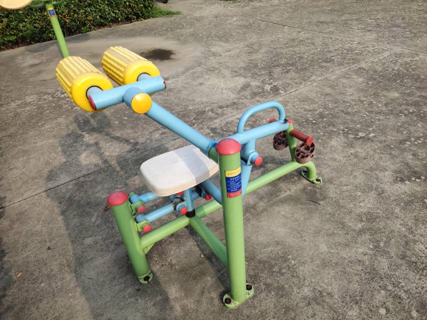 腹背鍛煉器
