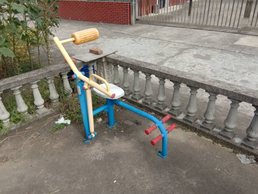 腹背鍛煉器