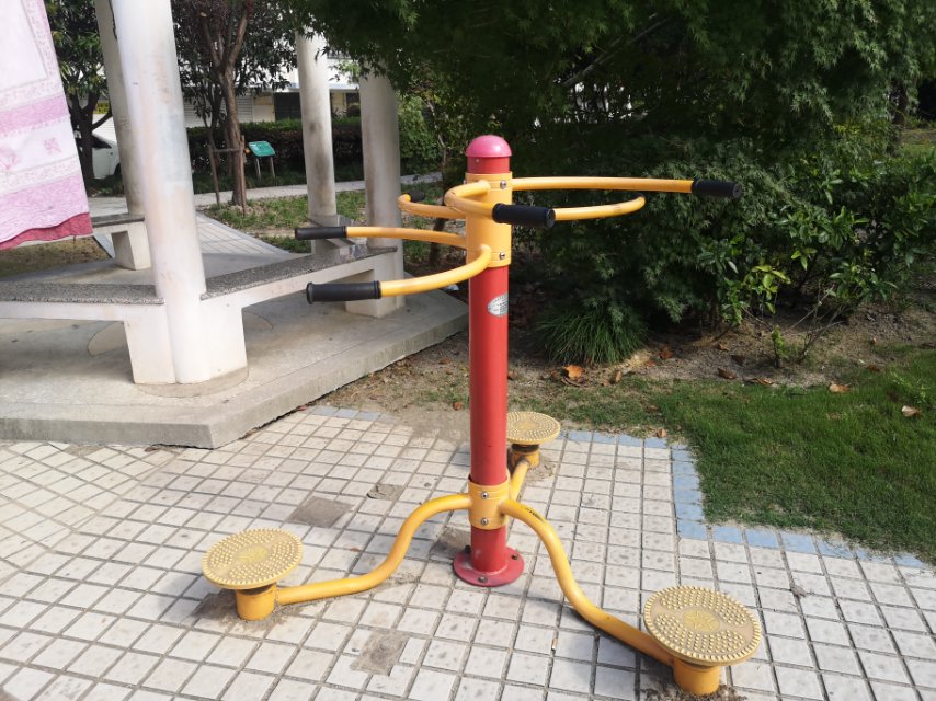 扭腰器