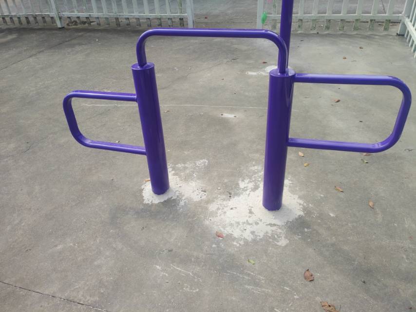 彈振壓腿器